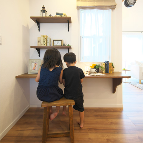 子供を優しく見守れる家